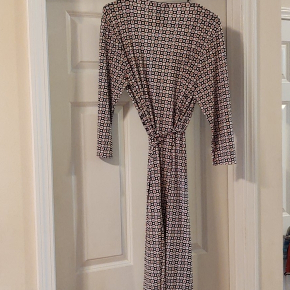 Ladies dress - Picture 2 of 2